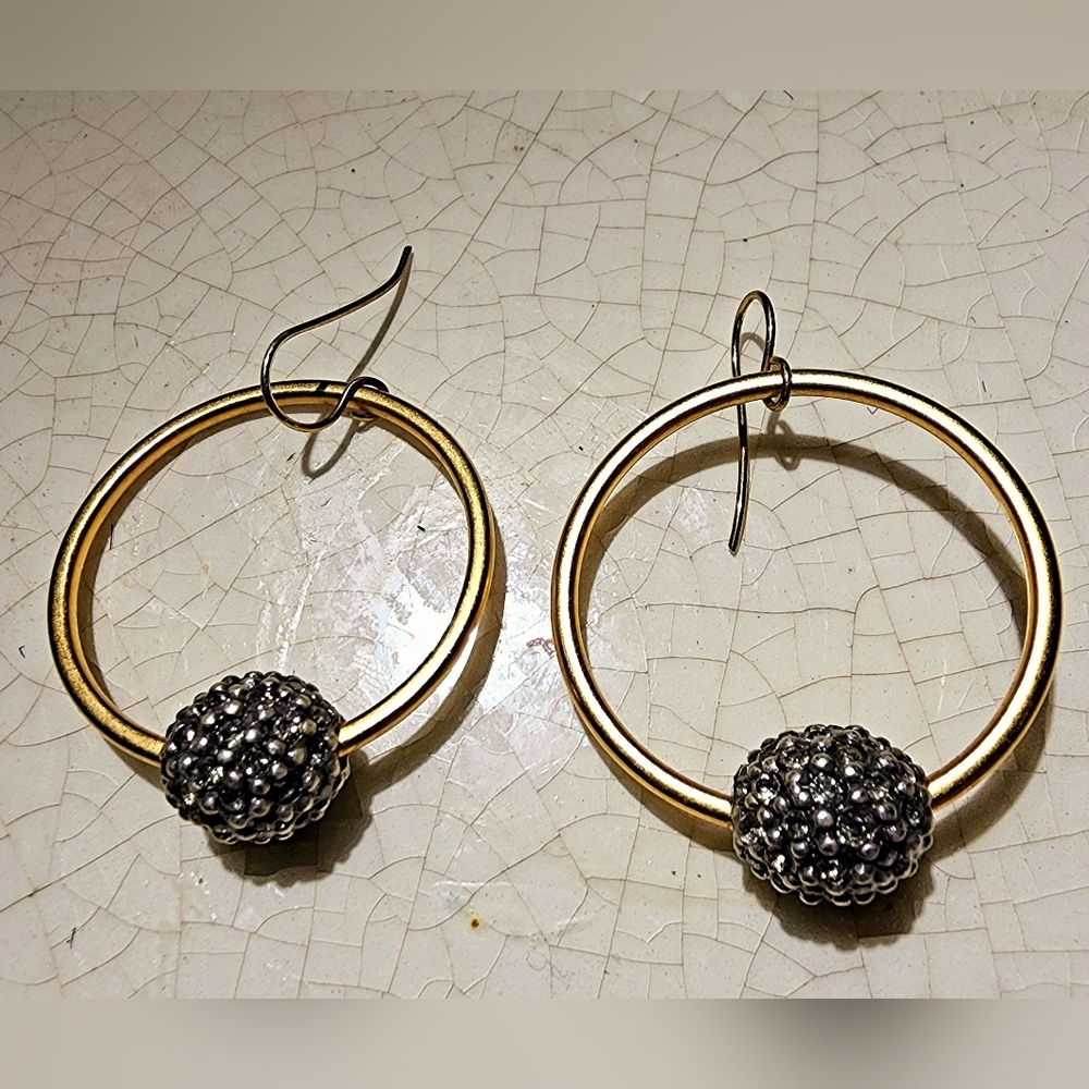 Dangle round hoops with silver rhinestone textured bead earrings, contemporary - Picture 3 of 7